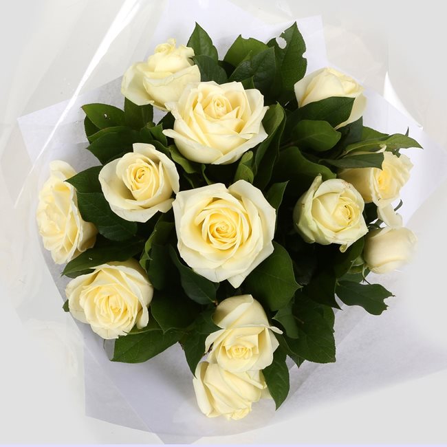 12 White Roses Bouquet – Happy Days Factory